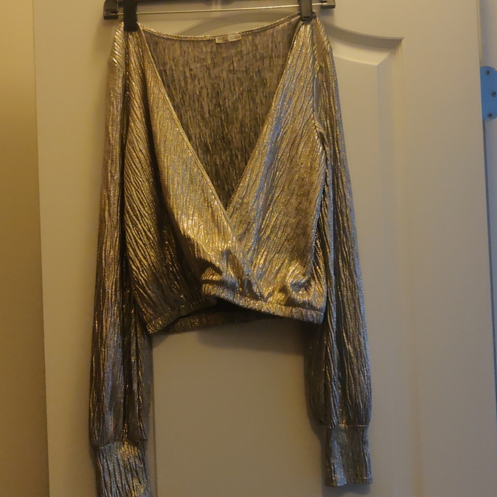 Deep v neck off shoulder top